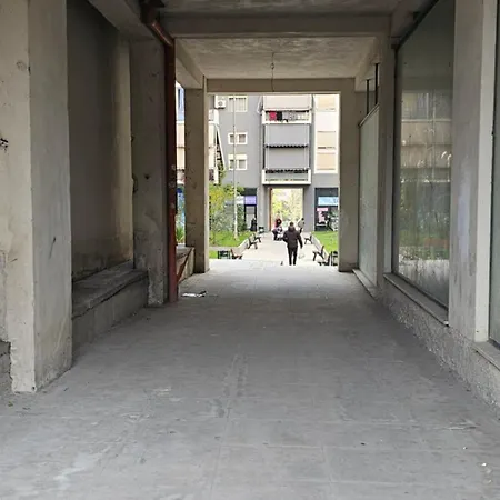 Kris Τίρανα