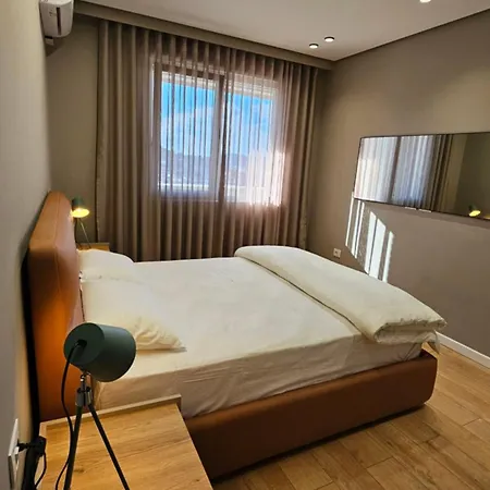 Appartement Kris Tirana