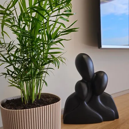 Kris Apartment *