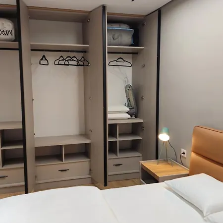 Kris Appartement Tirana